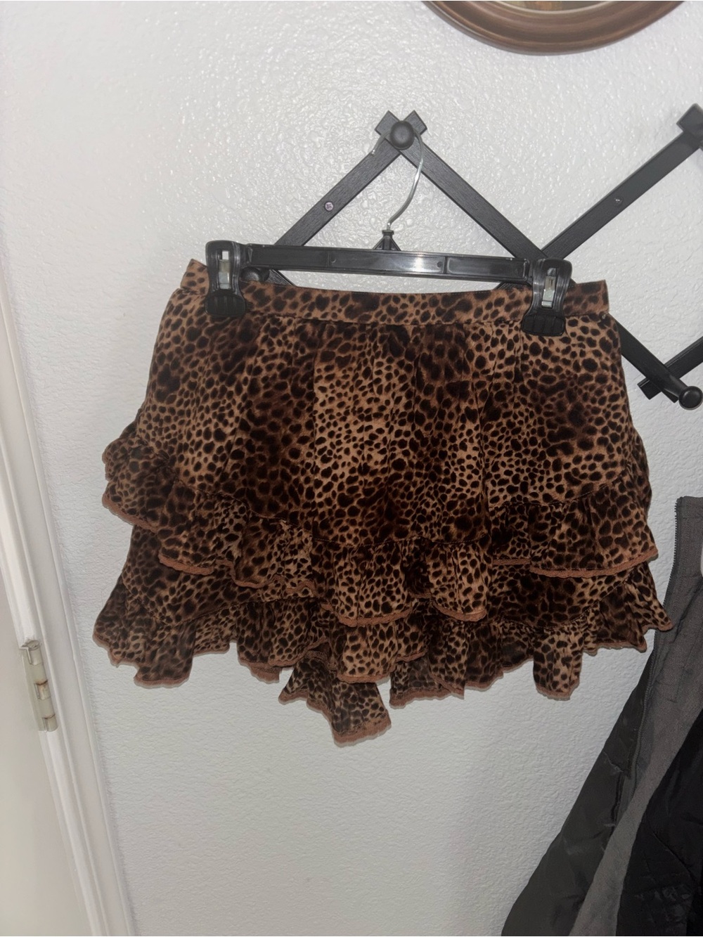 Leopard Print Ruffle Skort Women’s Size M Mini Skirt Shorts Brown Animal - Picture 2 of 4